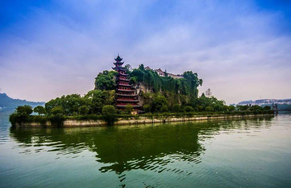 The-Shibaozhai-Pagoda-Yangtze-River